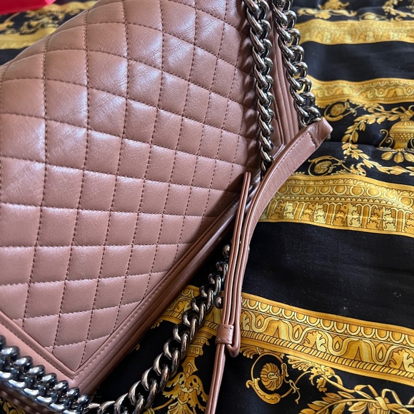 Chanel - Picture 6 of 11